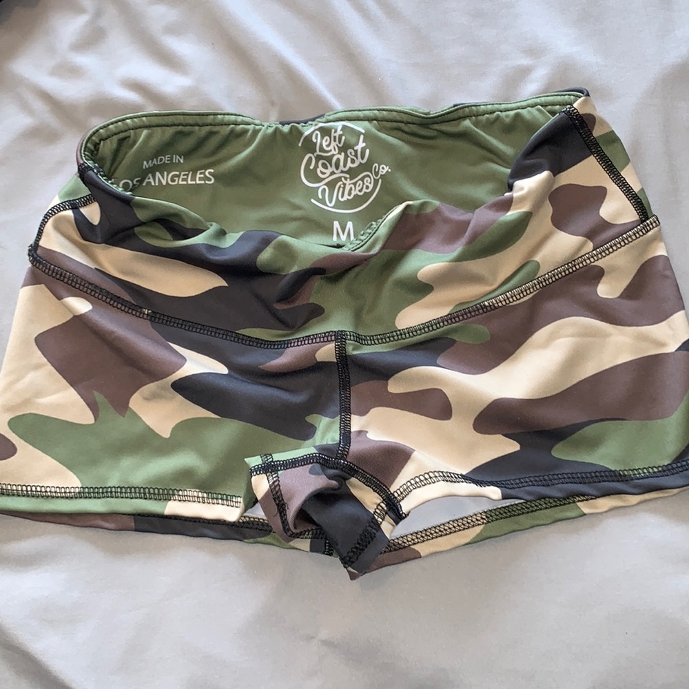 Left Coast Vibes Co. shorts size medium